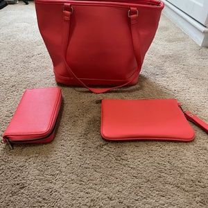 Thirty One Handbag Set in Calypso Coral